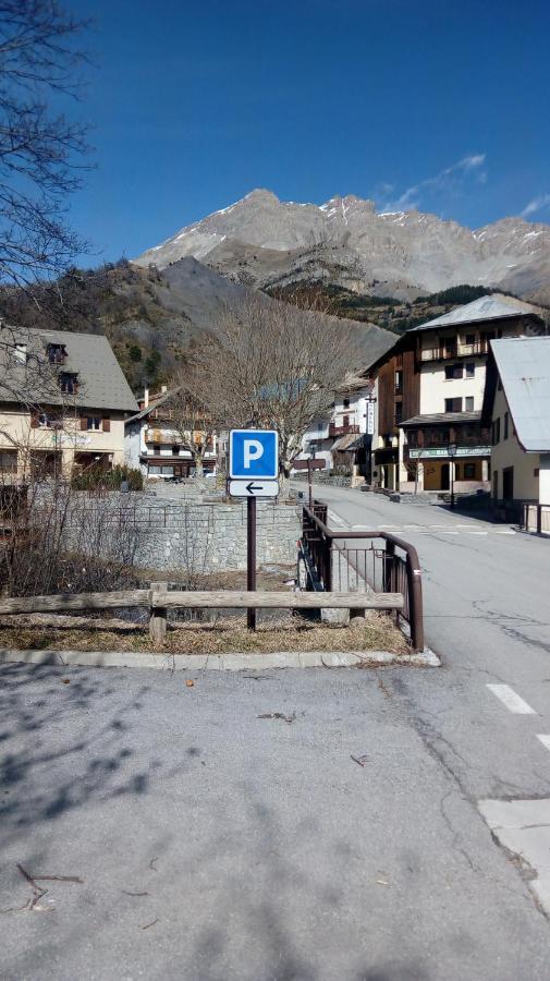 Auberge Roche Grande Entraunes Eksteriør bilde